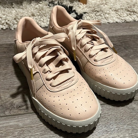 Puma Sneakers - Picture 2 of 6